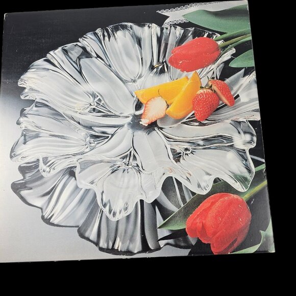 Mikasa Tulip Satin Frosted Flower Glass Crystal Dish Platter Heavy Centerpiece‎ - Picture 3 of 13